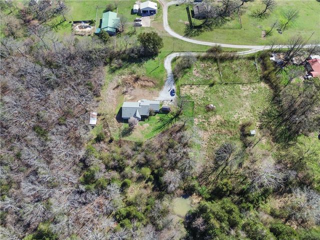 19206 E Black Oak Road, Fayetteville, AR 72701