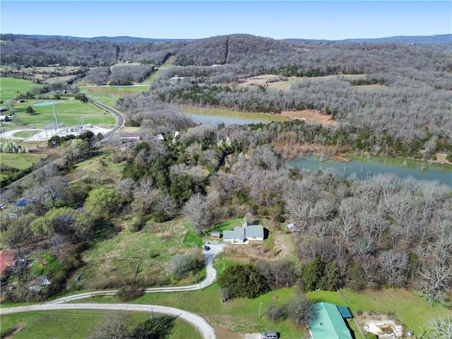 19206 E Black Oak Road, Fayetteville, AR 72701