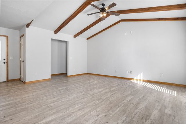 19206 E Black Oak Road, Fayetteville, AR 72701