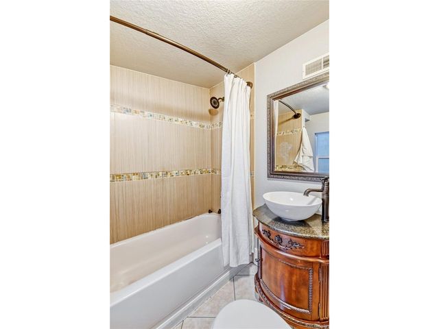 1521 Utica St, Denver, CO 80204