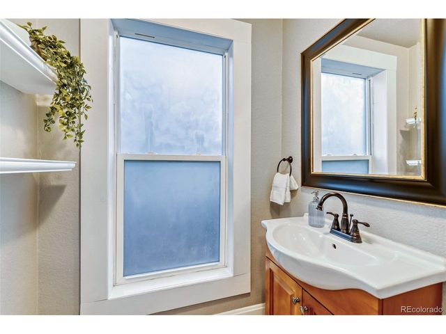 1521 Utica St, Denver, CO 80204