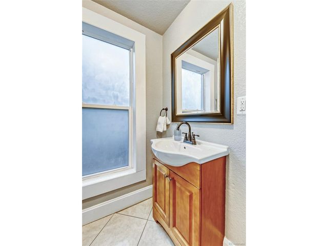 1521 Utica St, Denver, CO 80204