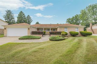 28977 Lake Park Dr. Drive, Farmington Hills, MI 48331