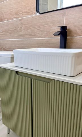 6875 NW 15th St, Margate, FL 33063