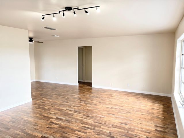 6875 NW 15th St, Margate, FL 33063