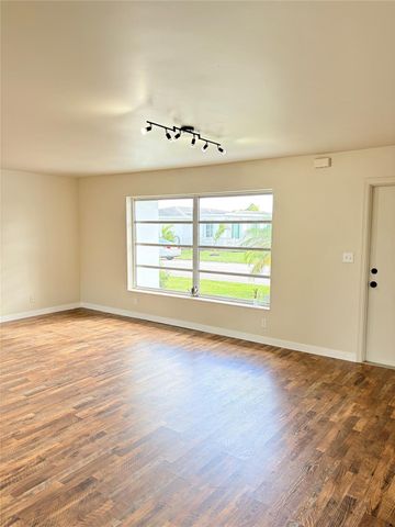 6875 NW 15th St, Margate, FL 33063