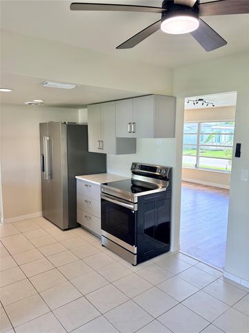 6875 NW 15th St, Margate, FL 33063