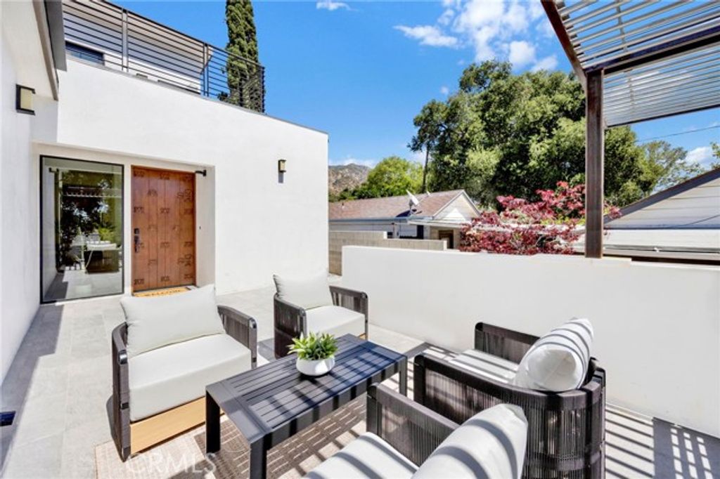 325 W Grandview Avenue, Sierra Madre, CA 91024