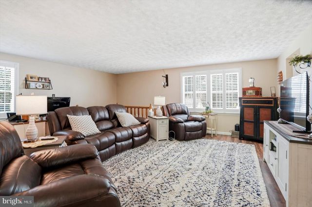 6739 MONROE AVE, Sykesville, MD 21784