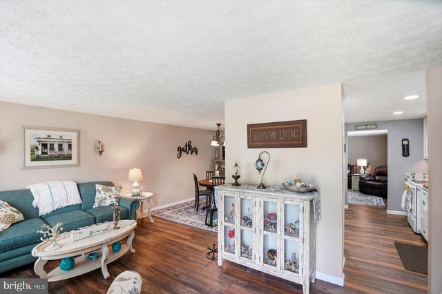 6739 MONROE AVE, Sykesville, MD 21784