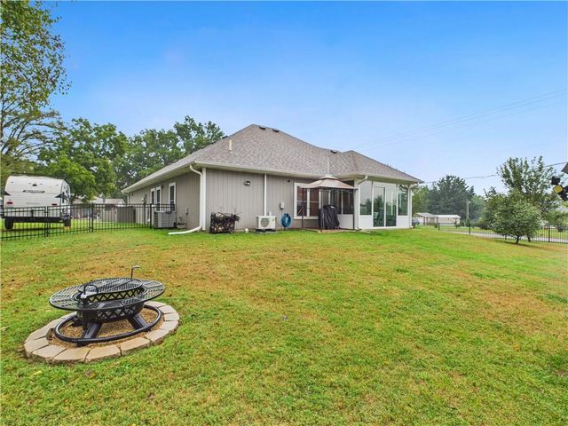 1520 S Madison Avenue, Sedalia, MO 65301