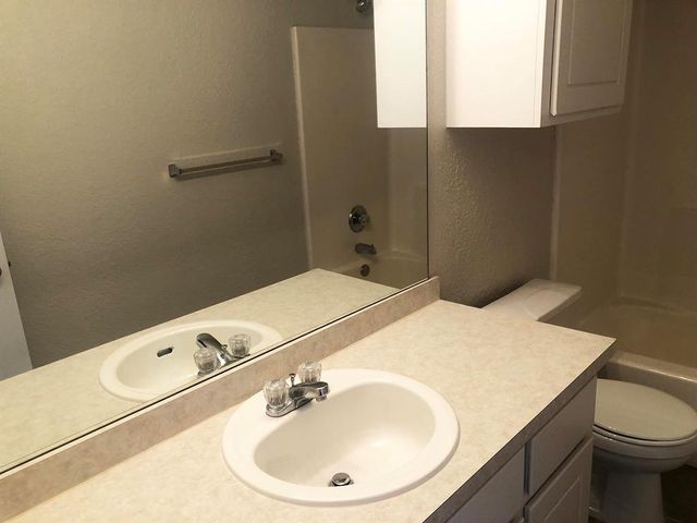 608 NW 21st Street, Moore, OK 73160