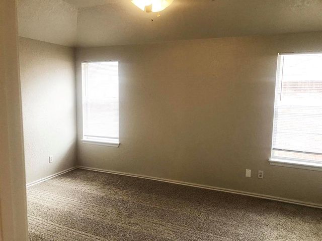 608 NW 21st Street, Moore, OK 73160