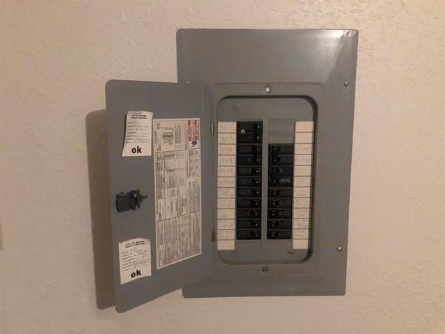 608 NW 21st Street, Moore, OK 73160