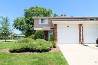 1105 Rhodes Court, Wheaton, IL 60189