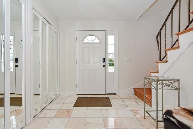 21 Swan Ave 21, Boston, MA 02128