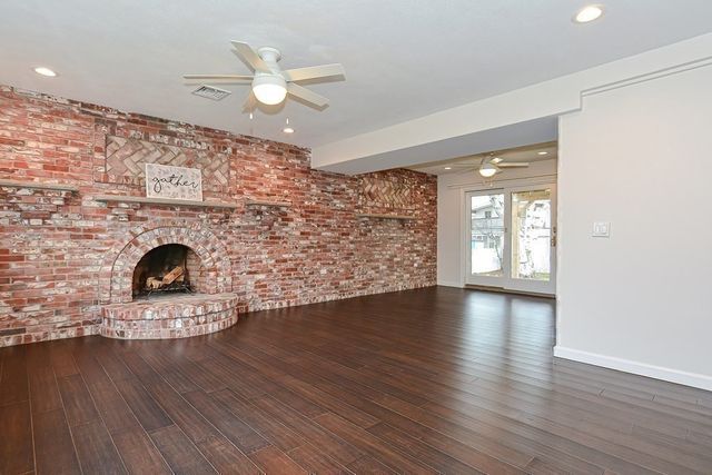 21 Swan Ave 21, Boston, MA 02128