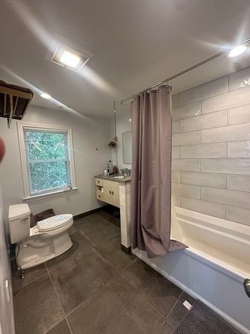 21 Swan Ave 21, Boston, MA 02128