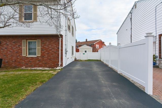 21 Swan Ave 21, Boston, MA 02128