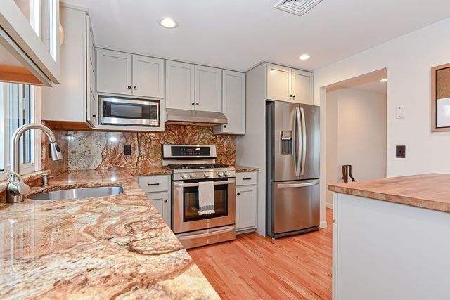 21 Swan Ave 21, Boston, MA 02128