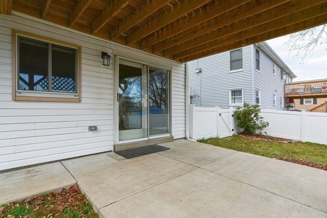 21 Swan Ave 21, Boston, MA 02128