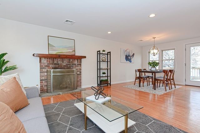21 Swan Ave 21, Boston, MA 02128