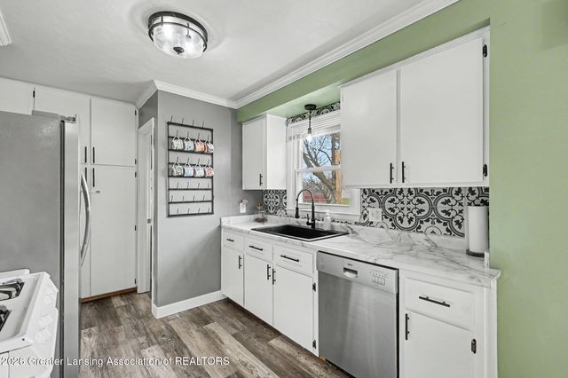 8720 Wintergreen Street, Lansing, MI 48917