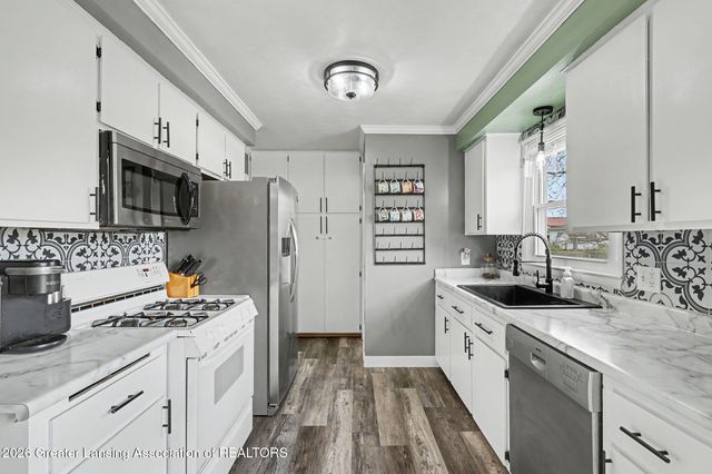 8720 Wintergreen Street, Lansing, MI 48917