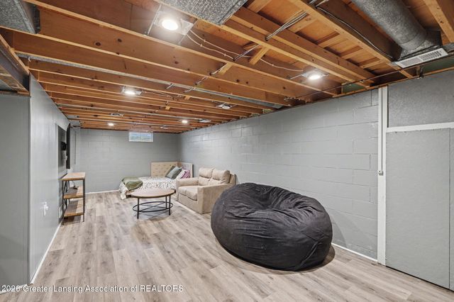 8720 Wintergreen Street, Lansing, MI 48917