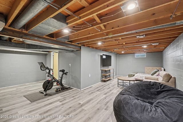 8720 Wintergreen Street, Lansing, MI 48917