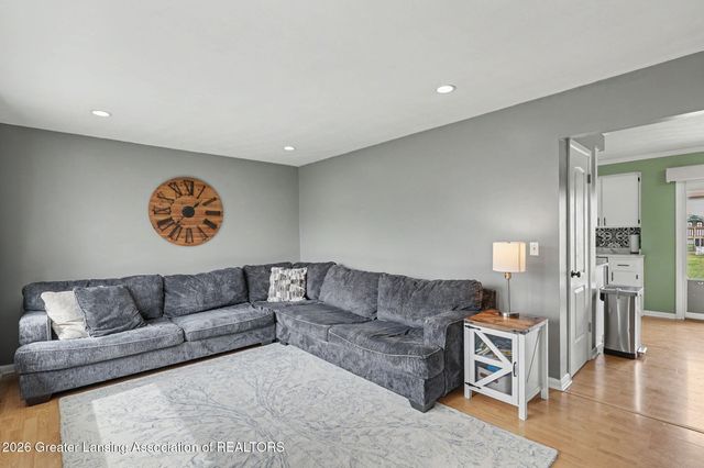 8720 Wintergreen Street, Lansing, MI 48917