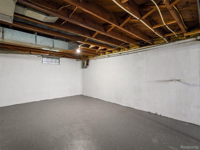 96 Oneida Street, Pontiac, MI 48341