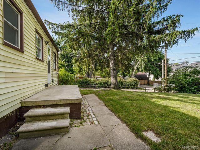 96 Oneida Street, Pontiac, MI 48341