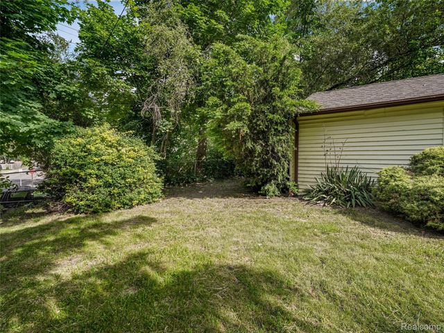 96 Oneida Street, Pontiac, MI 48341