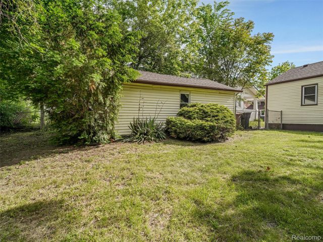 96 Oneida Street, Pontiac, MI 48341