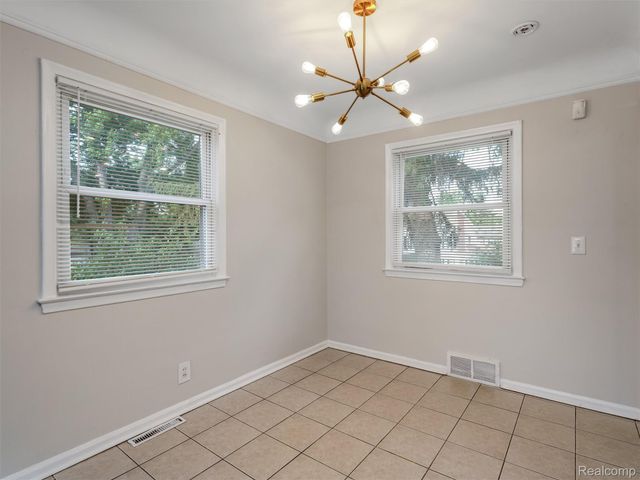 96 Oneida Street, Pontiac, MI 48341