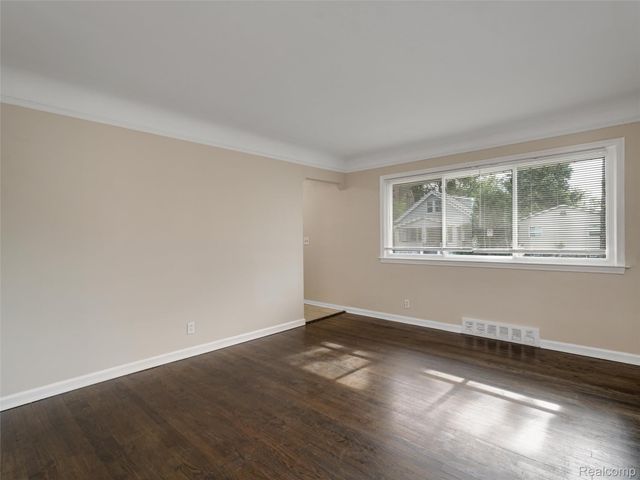 96 Oneida Street, Pontiac, MI 48341