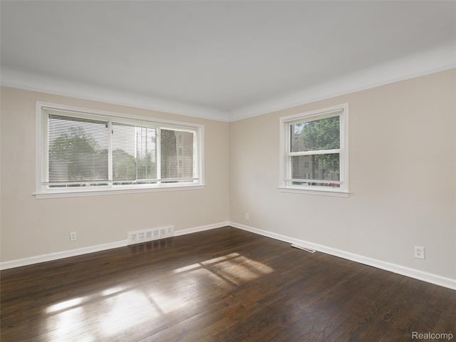 96 Oneida Street, Pontiac, MI 48341