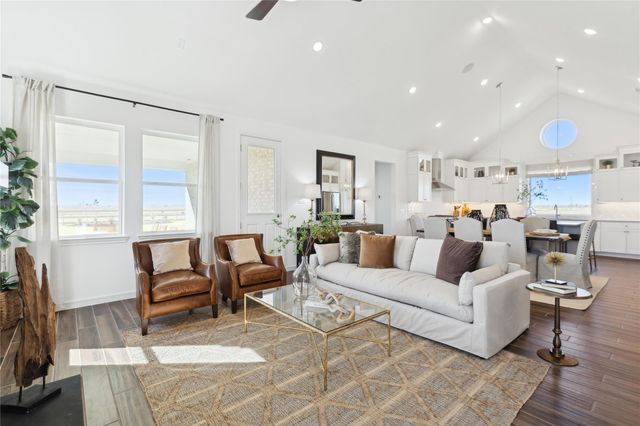 215 Dunovant Drive, Sealy, TX 77474