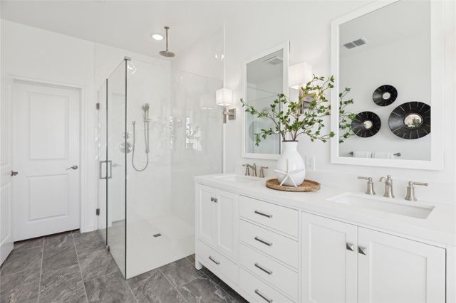 215 Dunovant Drive, Sealy, TX 77474