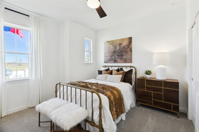 215 Dunovant Drive, Sealy, TX 77474