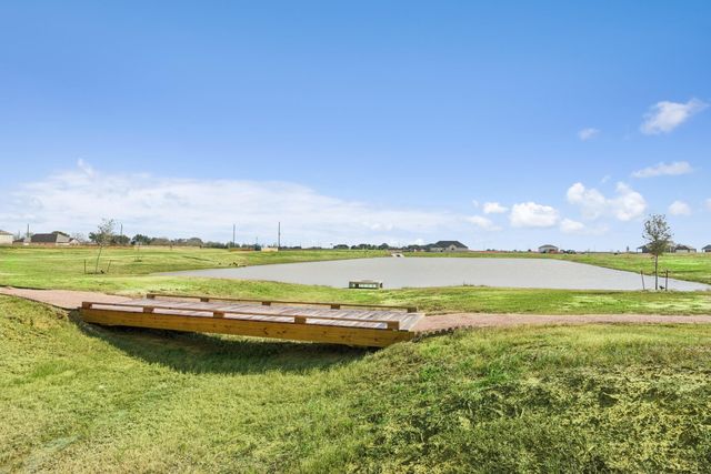 215 Dunovant Drive, Sealy, TX 77474