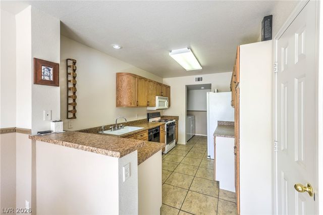 8433 Wandering Sun Avenue, Las Vegas, NV 89129