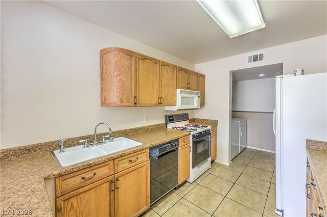 8433 Wandering Sun Avenue, Las Vegas, NV 89129