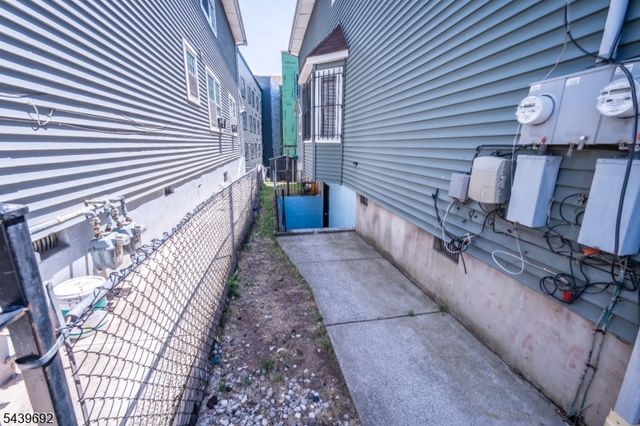 78 Milford Ave, Newark City, NJ 07108