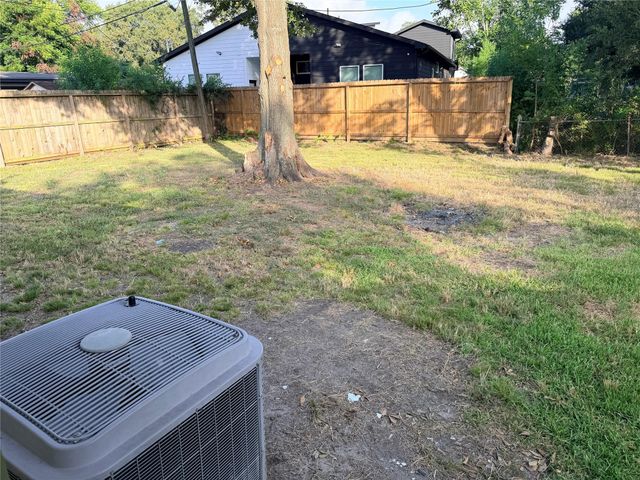 7318 Forrestal Street, Houston, TX 77033
