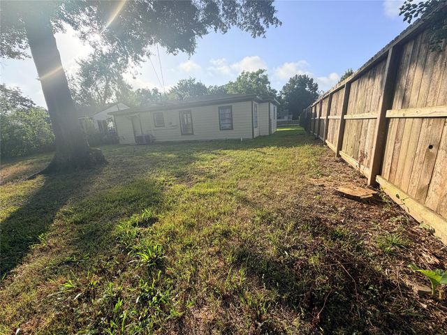 7318 Forrestal Street, Houston, TX 77033