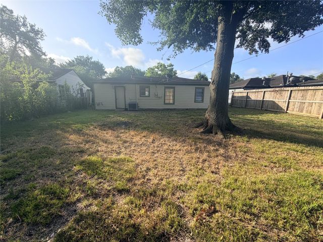7318 Forrestal Street, Houston, TX 77033