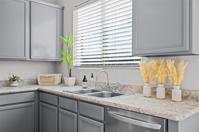 1110 Greywood Drive, Van Alstyne, TX 75495