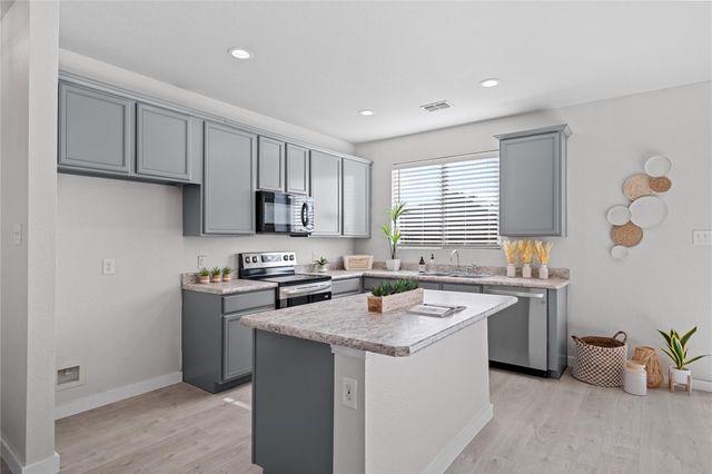 1110 Greywood Drive, Van Alstyne, TX 75495